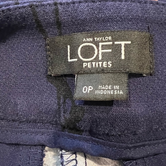 Loft Navy Blue Pants with Flowers Size 0P - Picture 5 of 6